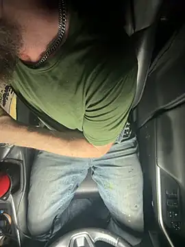 HouseOfHans online show from February 8, 9:18 pm