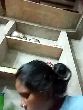 Snapshot of Shreya_pandit chatting on January 13, 11:43 pm Shreya pandit online show from January 13, 11:43 pm