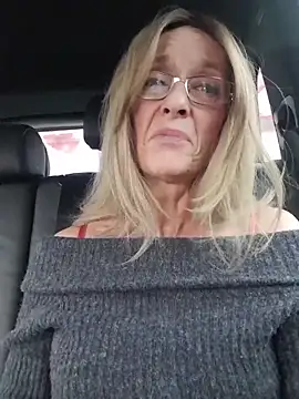 Snapshot of Sacha_Scorp chatting on February 27, 1:55 pm Sacha Scorp online show from February 27, 1:55 pm