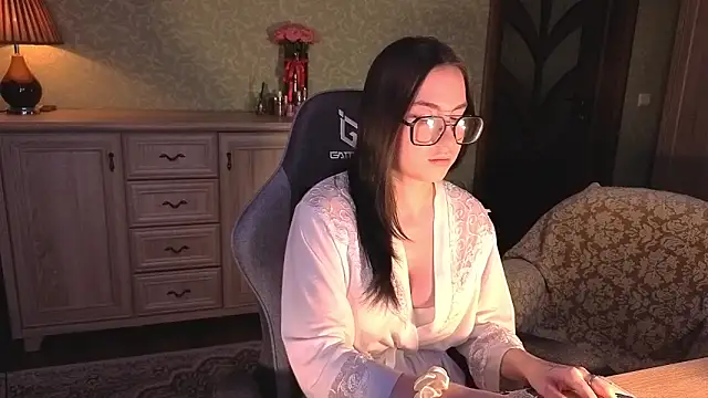 Snapshot of AnneAverry chatting on February 18, 9:38 am AnneAverry online show from February 18, 9:38 am