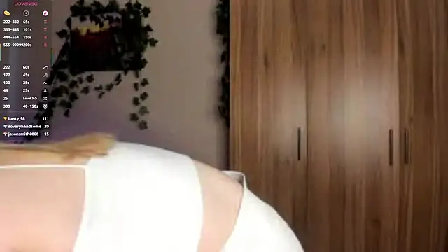 Snapshot of SkyeDavis chatting on March 20, 2:22 pm SkyeDavis online show from March 20, 2:22 pm