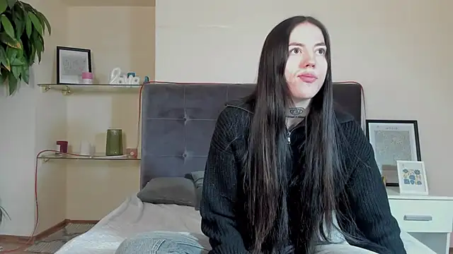 AdrianaCult online show from February 17, 6:10 am