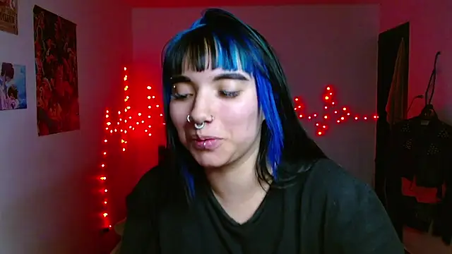 Snapshot of _Veronicaa_ chatting on May 1, 6:18 am Veronicaa online show from May 1, 6:18 am