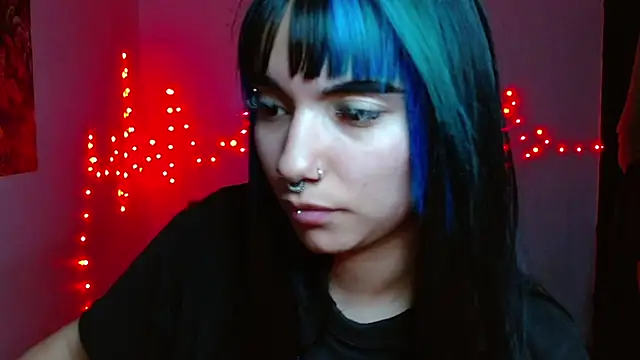 Snapshot of _Veronicaa_ chatting on May 4, 5:25 am Veronicaa online show from May 4, 5:25 am