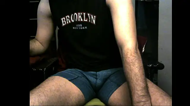 Snapshot of 3LEGSSS chatting on February 10, 5:06 pm 3LEGSSS online show from February 10, 5:06 pm