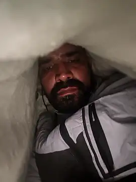 Snapshot of jhbvvhkkk chatting on January 11, 6:18 am jhbvvhkkk online show from January 11, 6:18 am