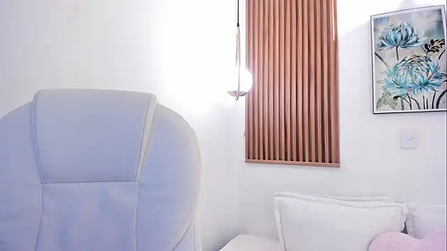 lia quinn online show from December 23, 4:10 am