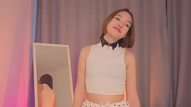 Snapshot of Leyla_crsh chatting on January 10, 5:31 am Leyla crsh online show from January 10, 5:31 am