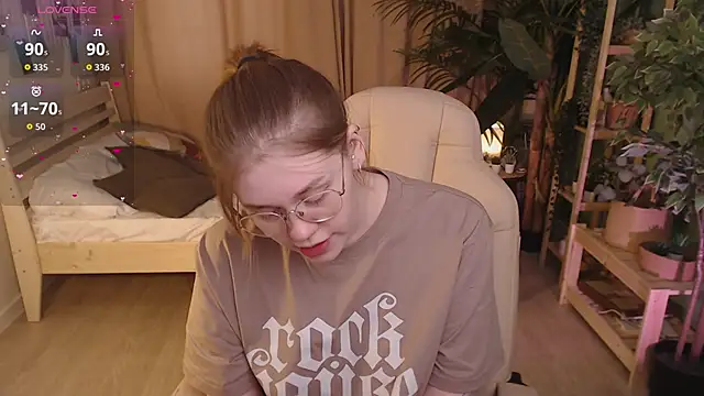 Alison Doody online show from February 19, 7:48 am