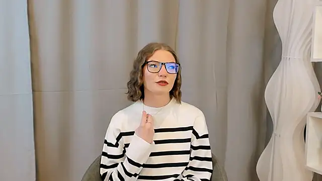 Snapshot of JeaneneWoltz chatting on December 18, 9:04 am JeaneneWoltz online show from December 18, 9:04 am