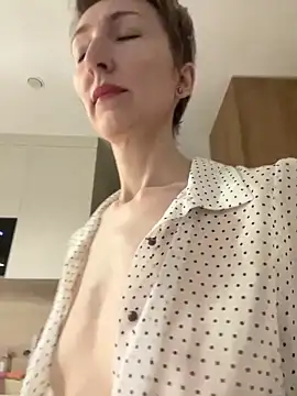 Snapshot of Sensual_Flower chatting on February 1, 7:29 am Sensual Flower online show from February 1, 7:29 am