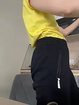 Snapshot of Sensual_Flower chatting on February 6, 6:07 am Sensual Flower online show from February 6, 6:07 am