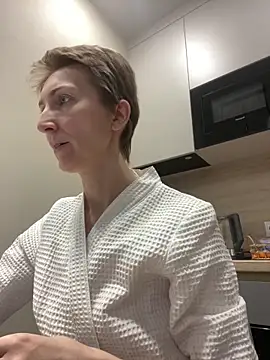 Snapshot of Sensual_Flower chatting on February 9, 8:51 am Sensual Flower online show from February 9, 8:51 am