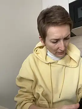 Snapshot of Sensual_Flower chatting on February 11, 7:35 am Sensual Flower online show from February 11, 7:35 am