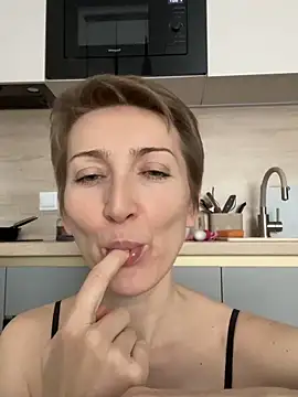 Snapshot of Sensual_Flower chatting on February 13, 7:26 am Sensual Flower online show from February 13, 7:26 am