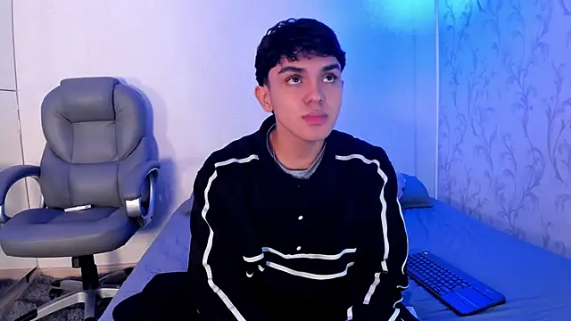 Snapshot of _TaylorBlack chatting on January 6, 11:25 am TaylorBlack online show from January 6, 11:25 am