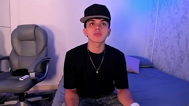  TaylorBlack online show from February 7, 11:36 am