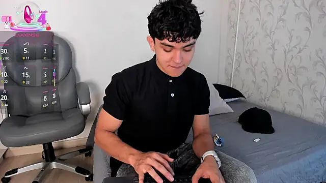  TaylorBlack online show from February 26, 11:42 am