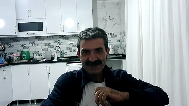 Snapshot of kobra21turki chatting on April 27, 10:08 pm kobra21turki online show from April 27, 10:08 pm