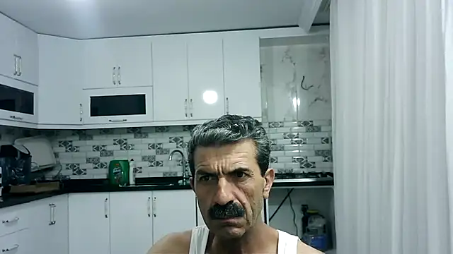 Snapshot of kobra21turki chatting on May 14, 9:32 pm kobra21turki online show from May 14, 9:32 pm