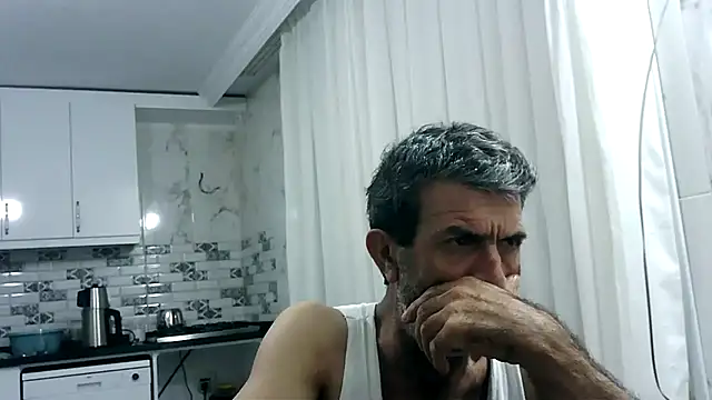 Snapshot of kobra21turki chatting on May 22, 10:15 pm kobra21turki online show from May 22, 10:15 pm