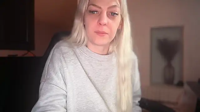 Snapshot of Melina_Diamond chatting on January 11, 6:35 pm Melina Diamond online show from January 11, 6:35 pm