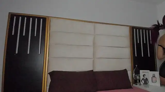 JuliMonroe19 online show from March 17, 1:03 pm