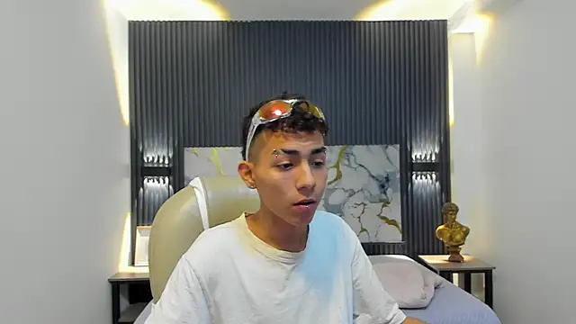 TaylerMiles online show from January 14, 3:01 am