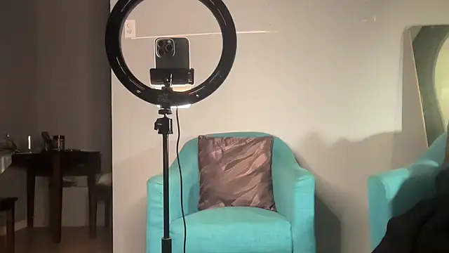 siennadiamond online show from February 8, 11:52 pm