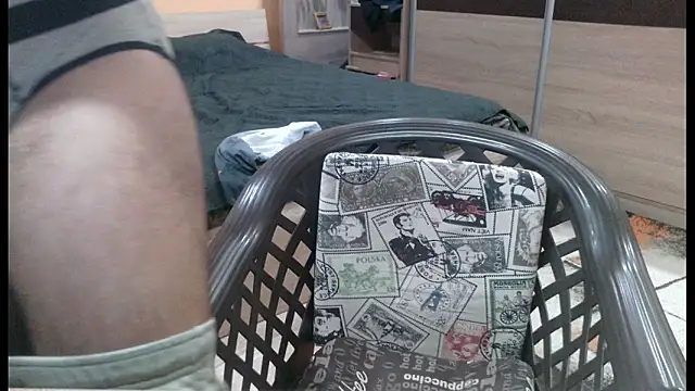 Snapshot of alieninhumanbody1 chatting on January 9, 2:14 am alieninhumanbody1 online show from January 9, 2:14 am