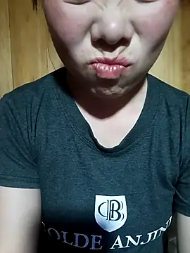 Chloe-ee online show from February 6, 7:34 am