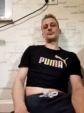 Snapshot of AnDyWaesche90 chatting on April 15, 3:24 am AnDyWaesche90 online show from April 15, 3:24 am