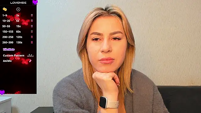 Snapshot of Roxi_Joy chatting on February 19, 1:07 pm Roxi Joy online show from February 19, 1:07 pm