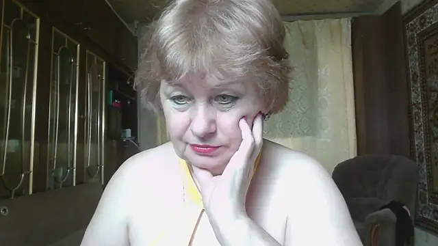 Snapshot of Casey_peach chatting on August 8, 4:58 am Casey peach online show from August 8, 4:58 am