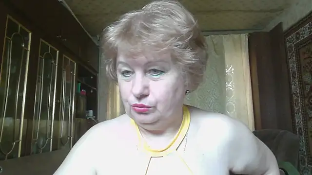 Snapshot of Casey_peach chatting on August 10, 6:17 am Casey peach online show from August 10, 6:17 am