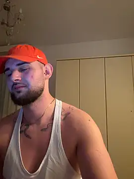 Snapshot of LunaFoxTip chatting on February 2, 8:40 pm LunaFoxTip online show from February 2, 8:40 pm