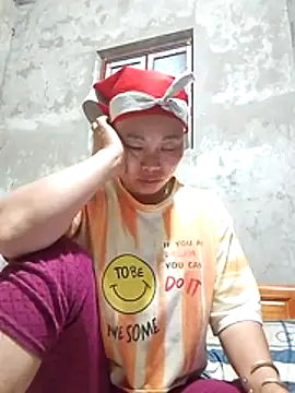 Snapshot of Maikha08 chatting on June 17, 10:43 pm Maikha08 online show from June 17, 10:43 pm