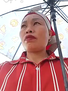 Snapshot of Maikha08 chatting on June 27, 1:32 am Maikha08 online show from June 27, 1:32 am