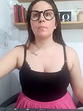 SofiEsteves online show from May 7, 4:12 pm