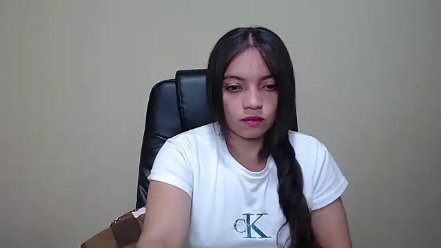 Snapshot of smith_celeste chatting on December 21, 1:15 am smith celeste online show from December 21, 1:15 am