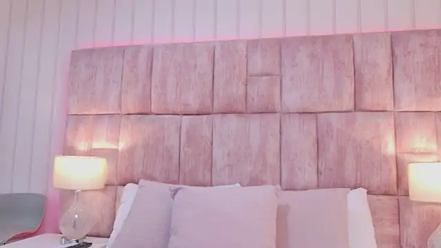 Snapshot of ScarlettFoox chatting on December 22, 1:08 pm ScarlettFoox online show from December 22, 1:08 pm