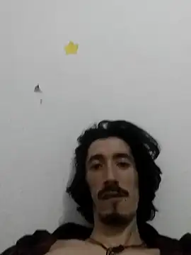 Snapshot of sk8-boy chatting on January 11, 5:23 am sk8-boy online show from January 11, 5:23 am