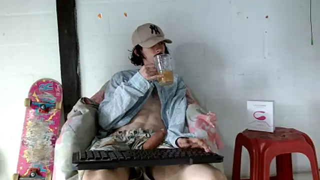 sk8-boy online show from April 2, 1:42 pm