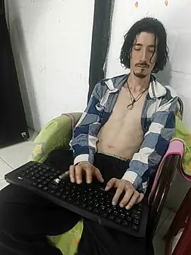 sk8-boy online show from April 12, 4:12 pm