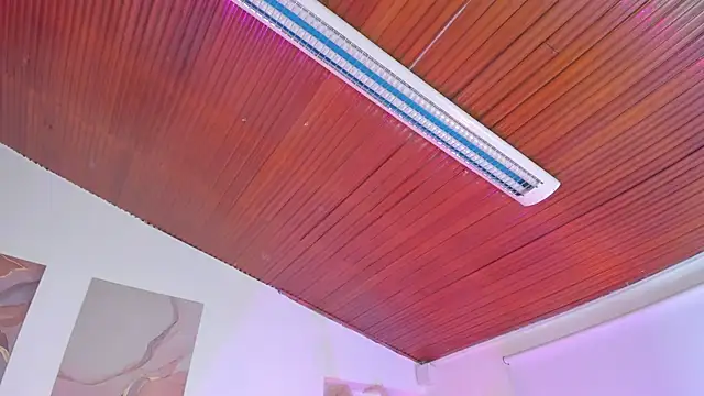 Amelie Wine online show from April 15, 4:03 pm