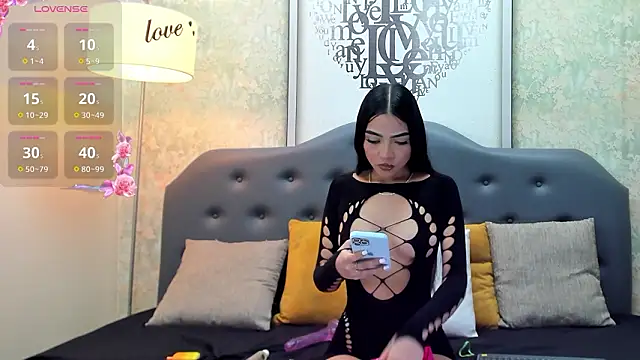 Iam charlotte69 online show from February 1, 3:05 am