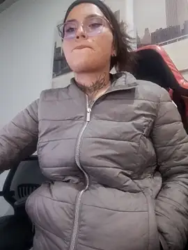 mara adiction online show from March 31, 10:10 pm