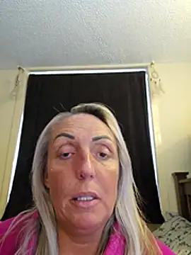 Snapshot of theblondecocklover chatting on May 8, 5:40 pm theblondecocklover online show from May 8, 5:40 pm