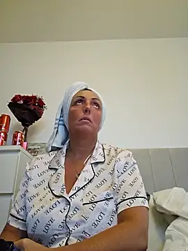 Snapshot of theblondecocklover chatting on May 19, 8:26 pm theblondecocklover online show from May 19, 8:26 pm