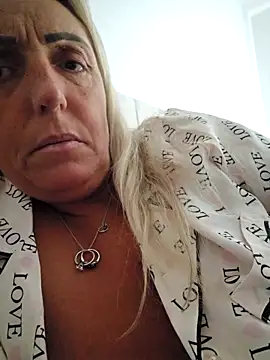 Snapshot of theblondecocklover chatting on May 23, 7:56 am theblondecocklover online show from May 23, 7:56 am